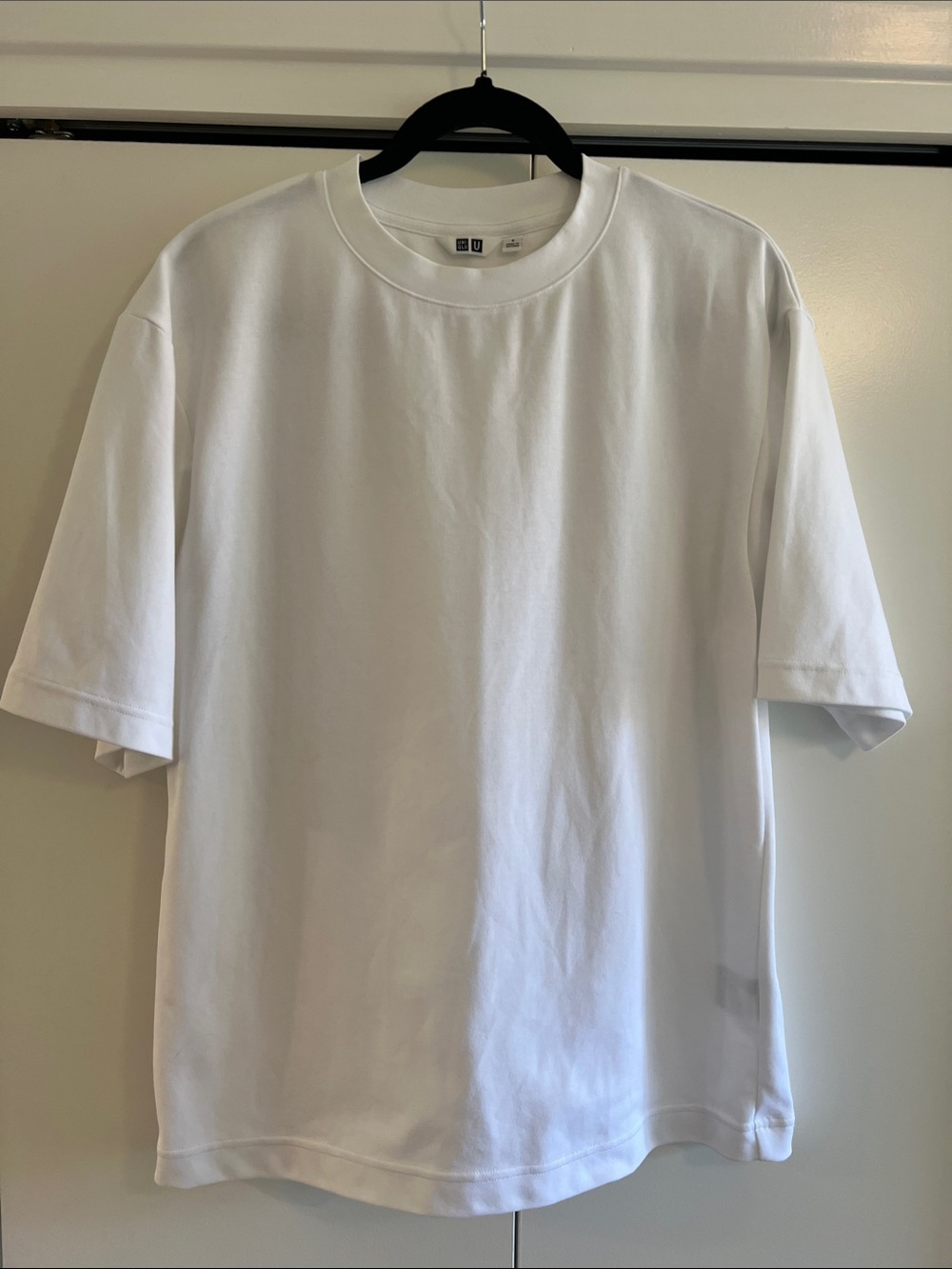 Uniqlo White Short Sleeve Crew Neck Tee
